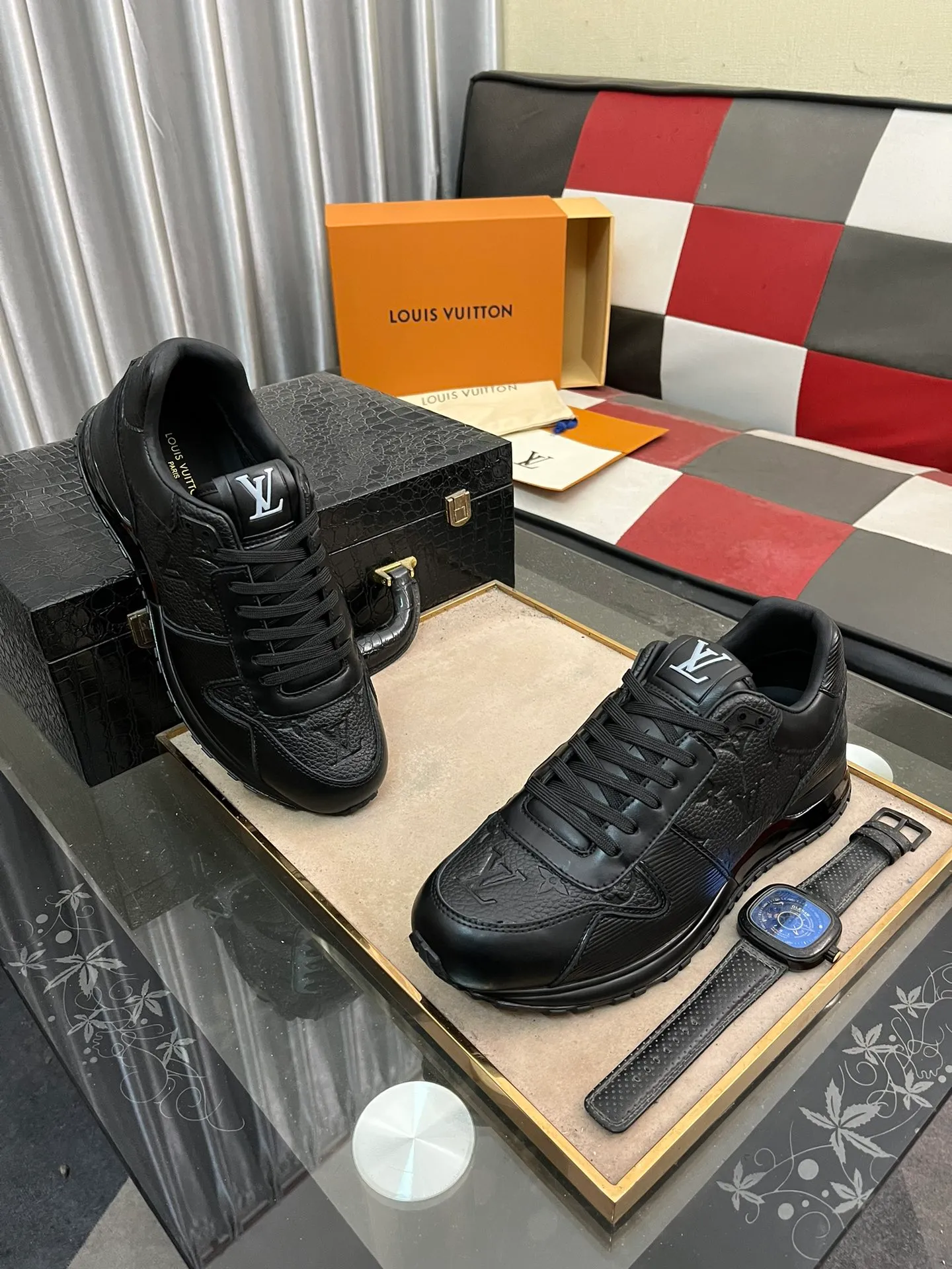 Men's shoes 💰540⌚️⌚️LV Louis Vuitton. The latest fashionable casual shoes are popular in physical stores. New spring and summer comfortable imported custom original cowhide, unique jacquard fabric element design. With sheepskin lining, Lv original base, [sun][sun] high-end packaging and high quality💪Details determine quality, code number 38-44